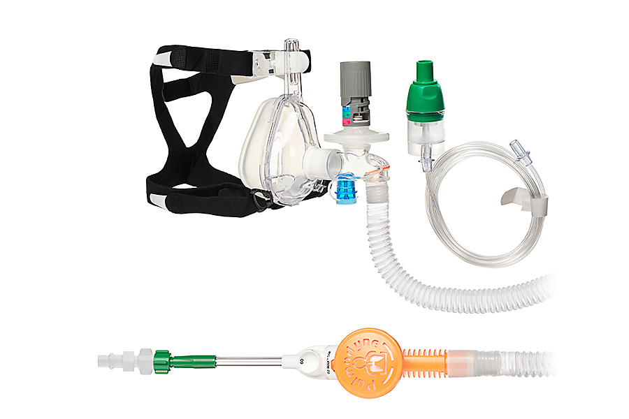 O2-MAX™ Trio-systeem met AGA Quik-Connect™, met smoothbore slang, 5-SET™ verstelbare PEEP-klep, vernevelaar en BiTrac ED-masker, voor grote volwassenen 